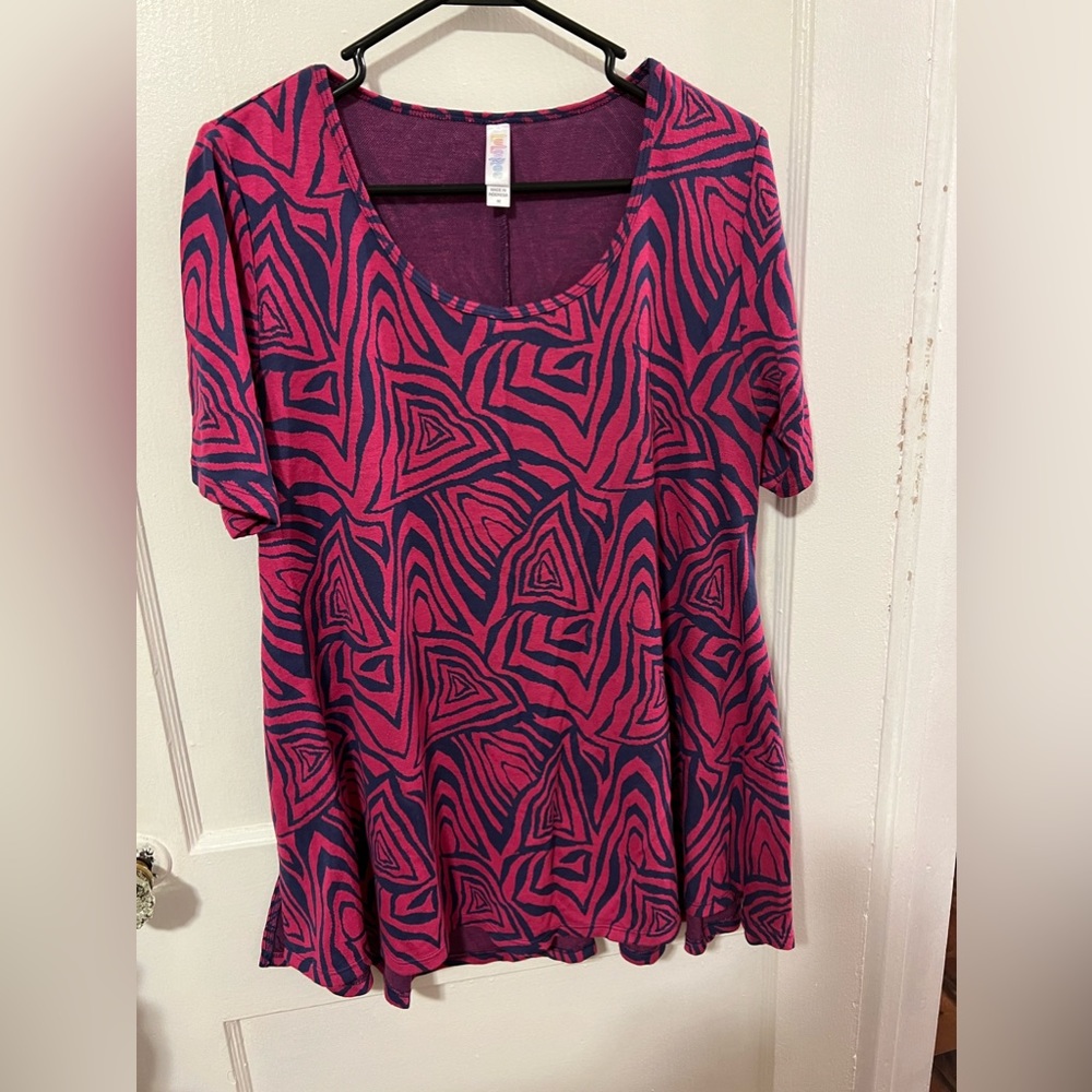 Lula Roe Top Great Condition! Size Medium